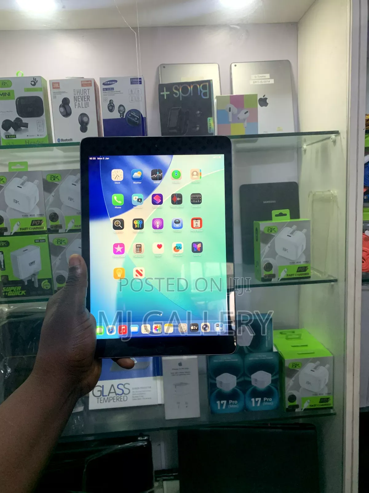 Apple iPad 10.2 (2020) 32 GB Black