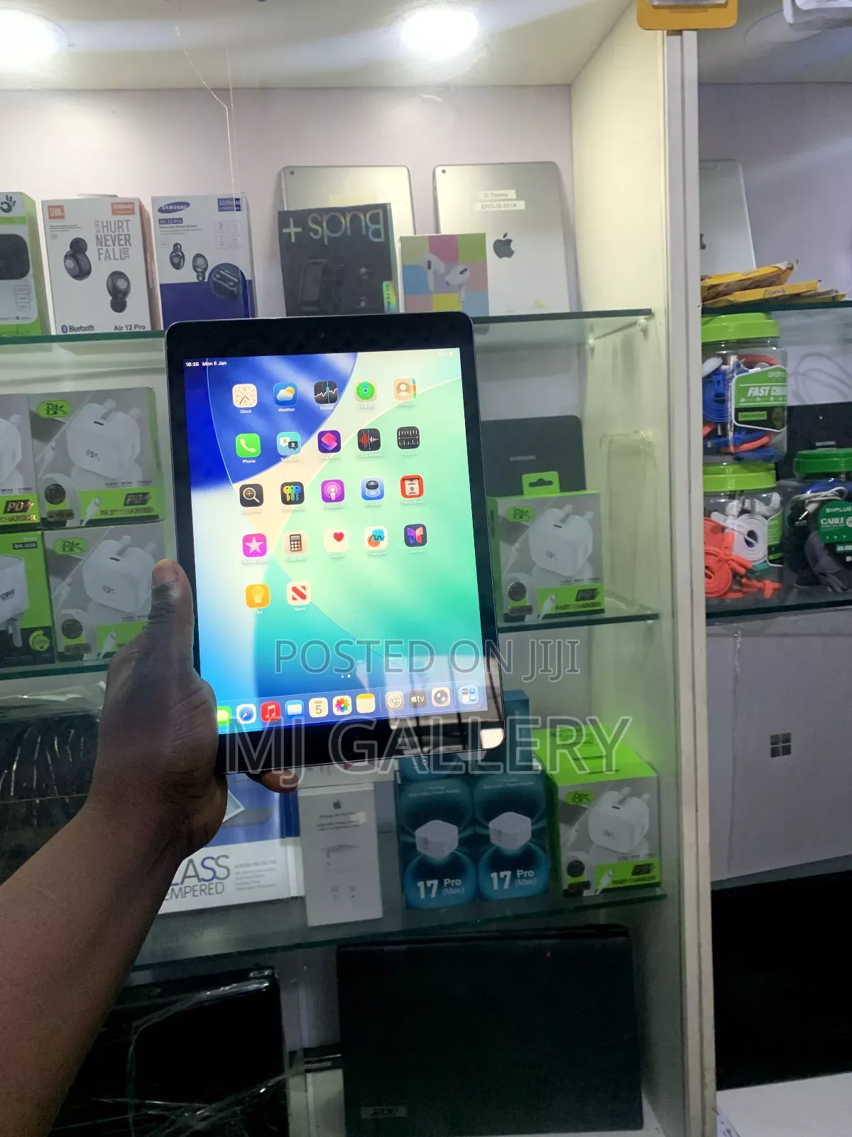 Apple iPad 10.2 (2020) 32 GB Black