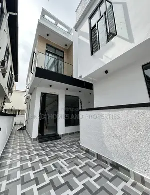4bdrm Duplex in A Well Secured, Lekki Phase 2 for sale