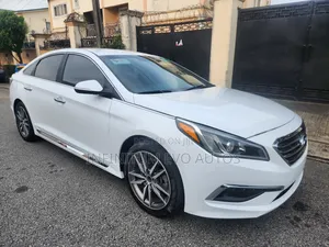 Hyundai Sonata Sport 2.0T 4dr Sedan (2.0L 4cyl Turbo 6A) 2015 White
