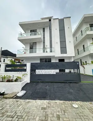 5bdrm Duplex in A Well Secured, Lekki Phase 2 for sale
