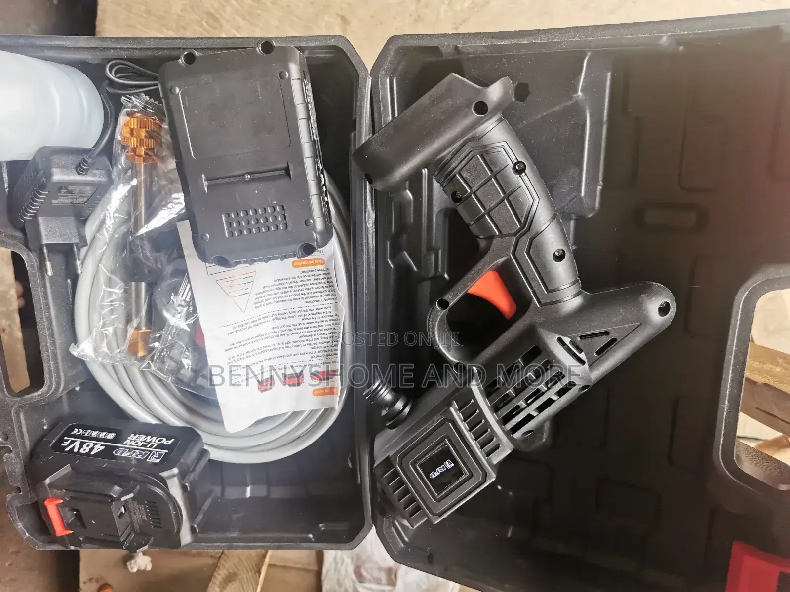 Rechargeable Pressure Washer