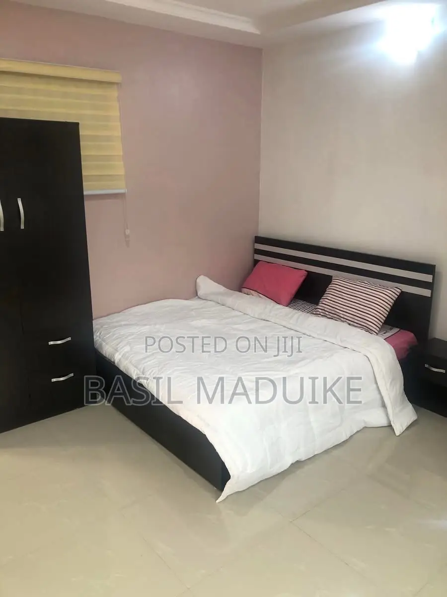Serviced Apartment