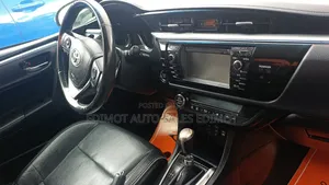 Toyota Corolla LE Plus 4dr Sedan (1.8L 4cyl CVT) 2014 Black