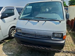Toyota HiAce 1997 White