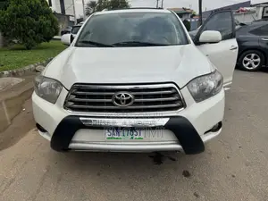 Toyota Highlander Limited 2010 White