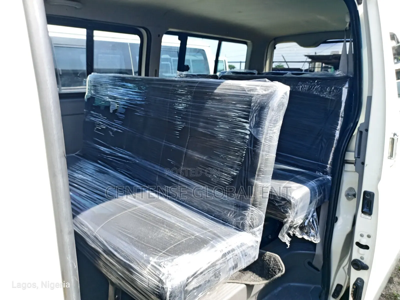 Toyota HiAce 2011 White