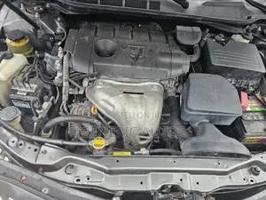 Toyota Camry LE 4dr Sedan (2.5L 4cyl 6AM) 2010 Gray