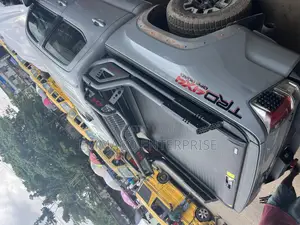 Rolling Booth Cover With Rugged Spoiler
