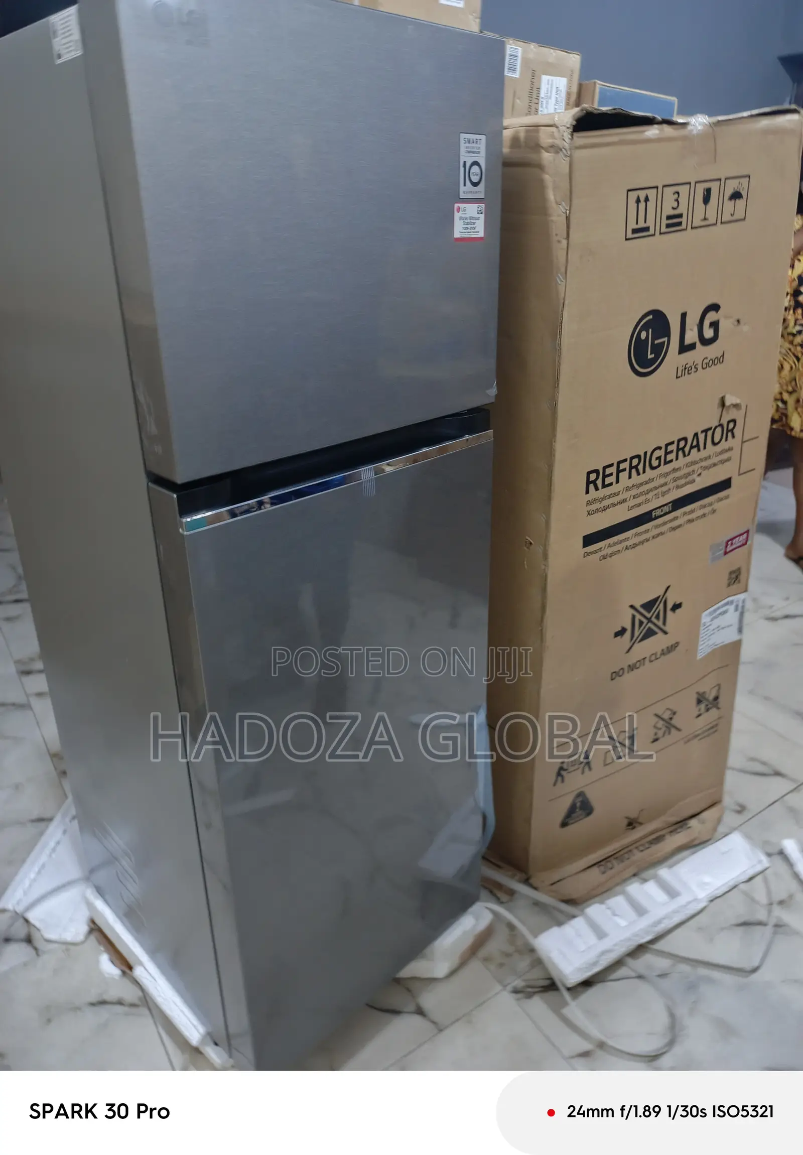 Platinum Silver Lg Fridge, 260l Storage