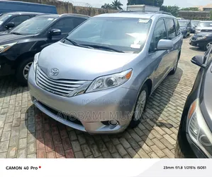 Toyota Sienna XLE 7 Passenger 2012 Blue
