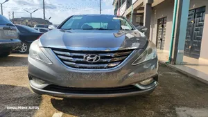 Hyundai Sonata Limited 2.0T Sedan (2.0L 4cyl 6A) 2013 Gray