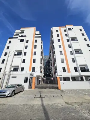 5bdrm Penthouse in A Well Serene And, Lekki Phase 1 for sale