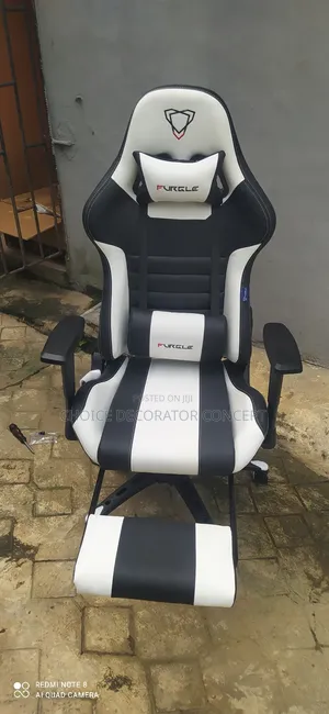 Gaming Chair With Footrest Black/White