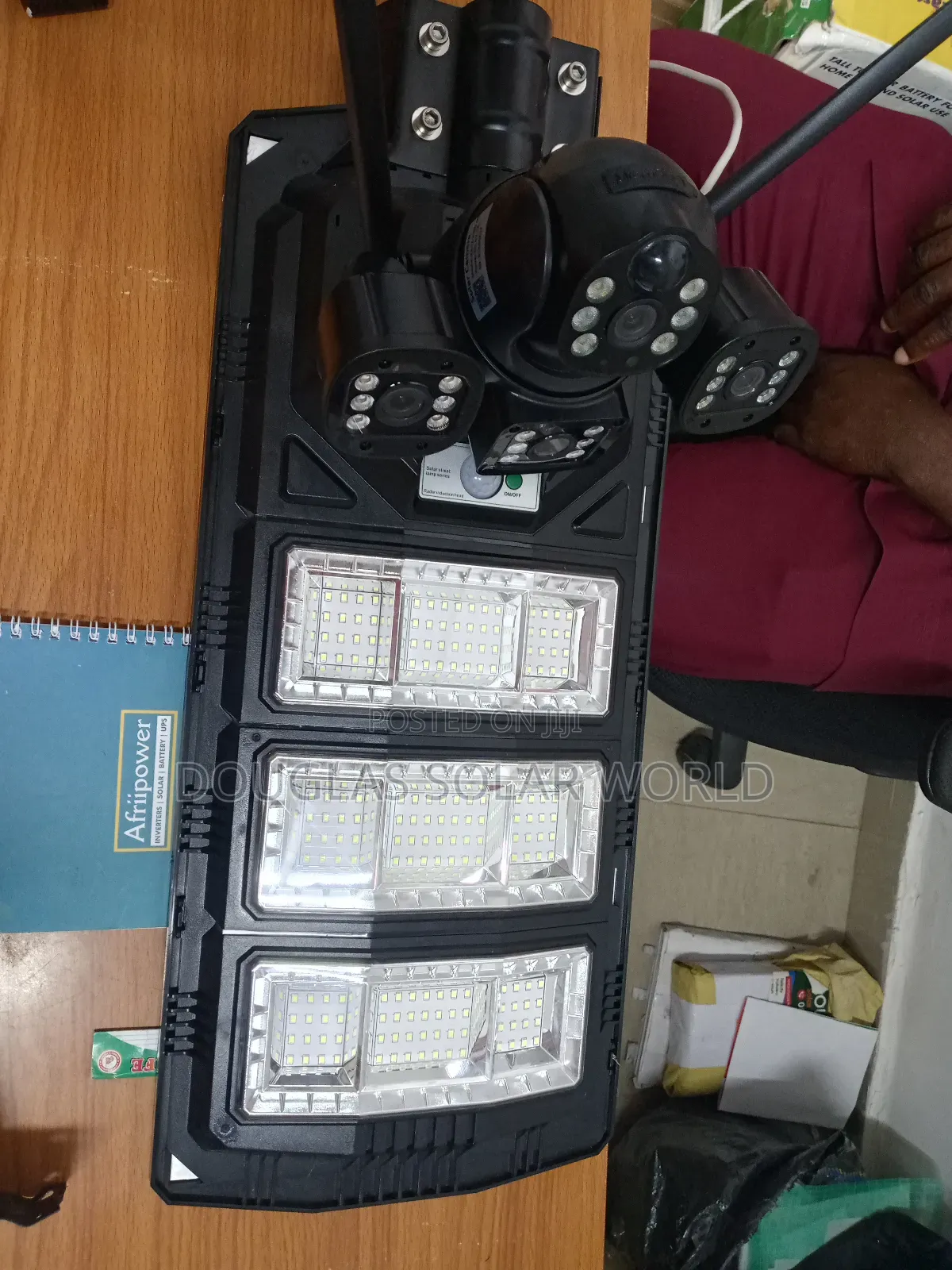 Ai Solar Plastic Light With Camera 450w