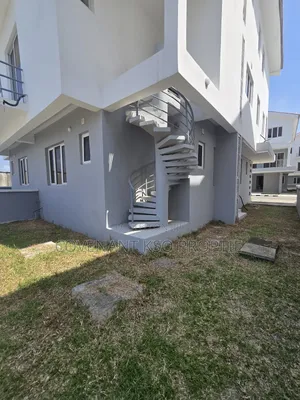 4bdrm Duplex in Twinlake, Chevron for sale