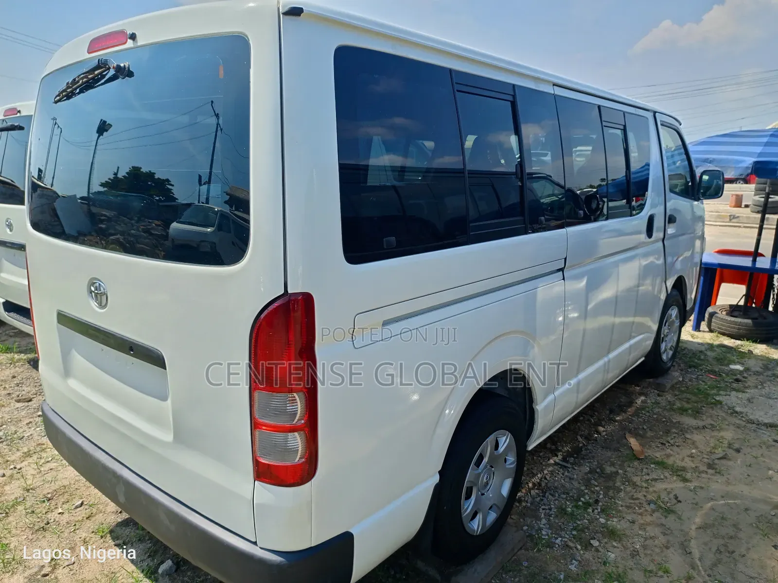 Toyota HiAce 2010 White