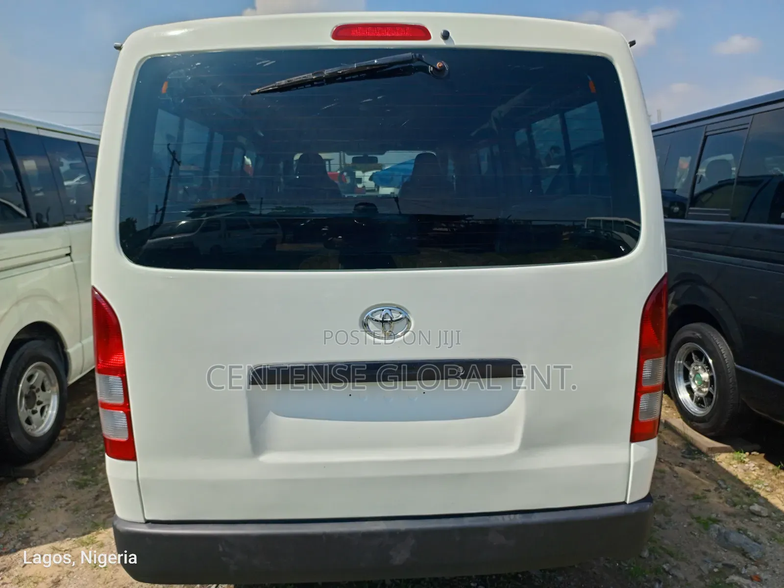 Toyota HiAce 2010 White