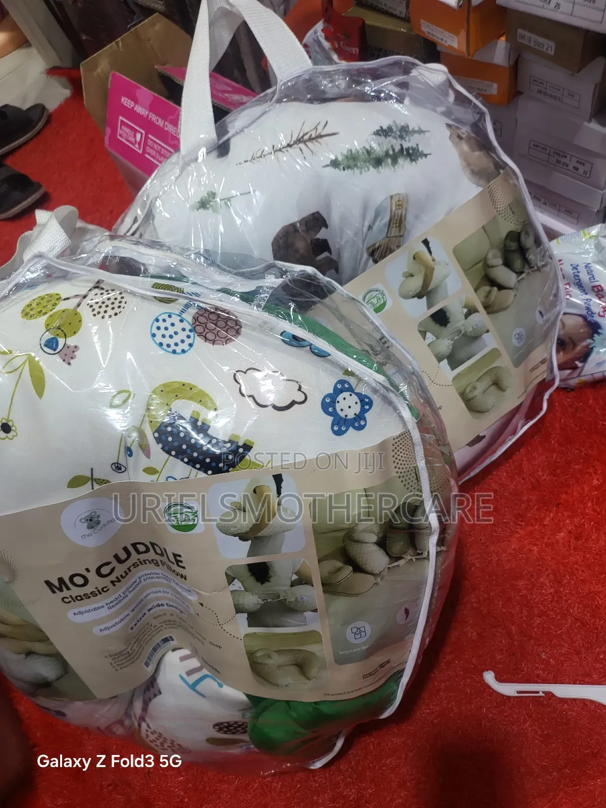 Mo Cuddle Nursing Pillow