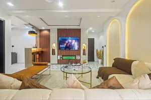 Light 1 Bedroom Apartment