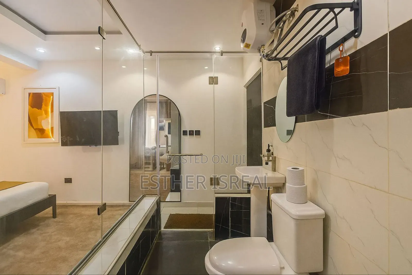 Light 1 Bedroom Apartment
