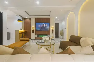 Light 1 Bedroom Apartment