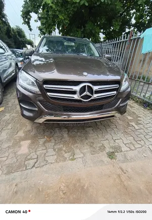 Mercedes-Benz GLE-Class GLE 350d 4MATIC 2016 Brown