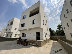 5bdrm Duplex in Mabushi for sale