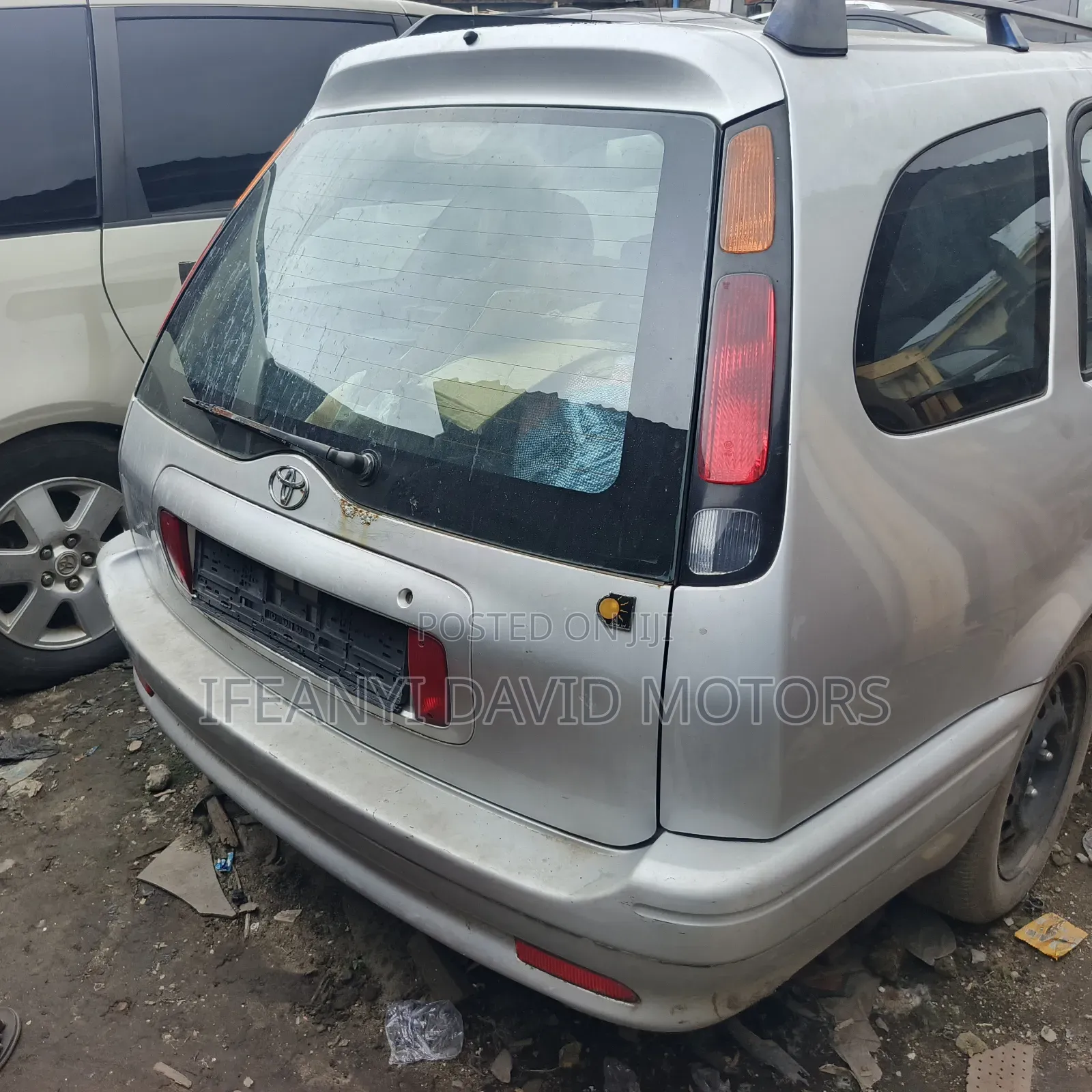 Toyota Corolla Hatchback 2000 Silver
