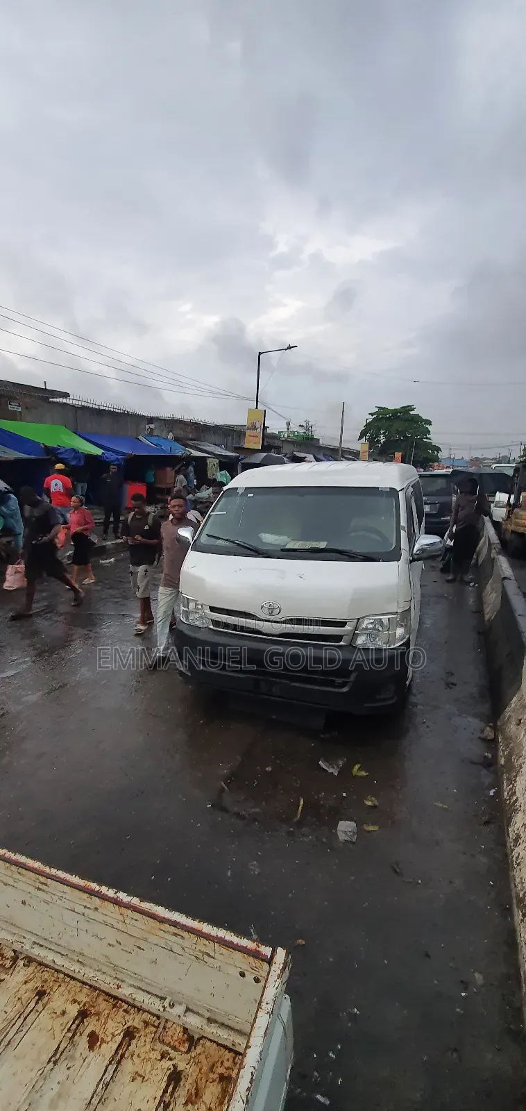 Toyota HiAce 2014 White