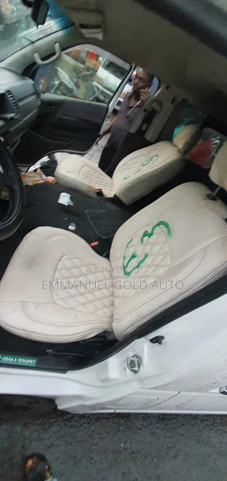 Toyota HiAce 2014 White