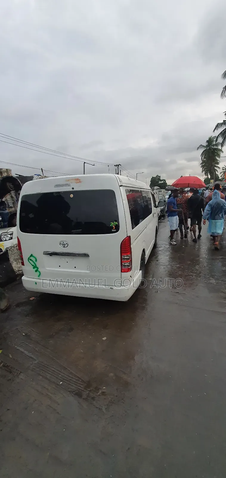 Toyota HiAce 2014 White