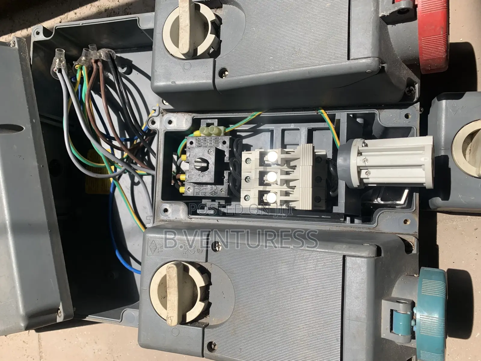 Industrial Interlocked Switched Socket (3 Ways)
