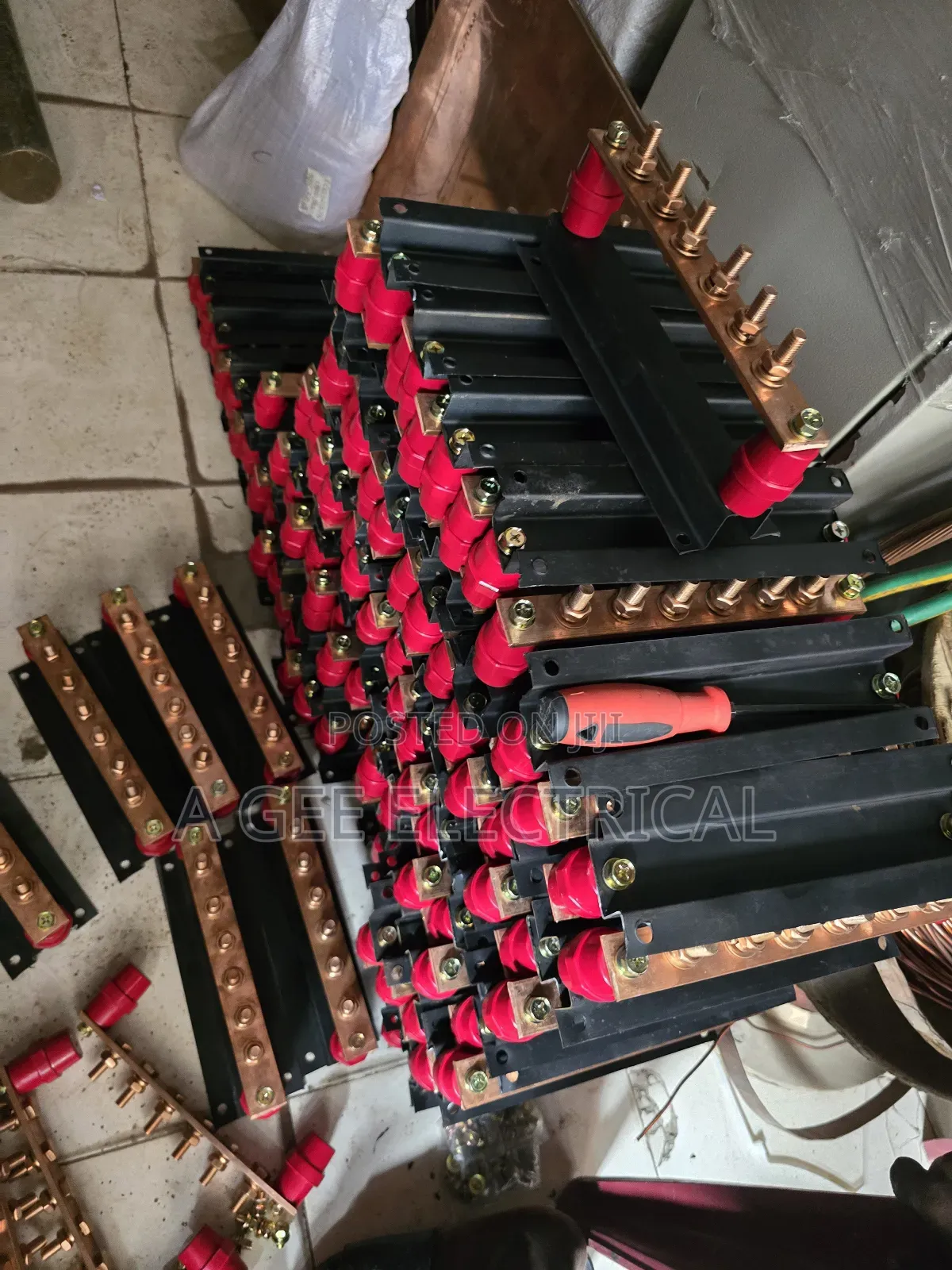 Copper Bar Link With Insulator and Base