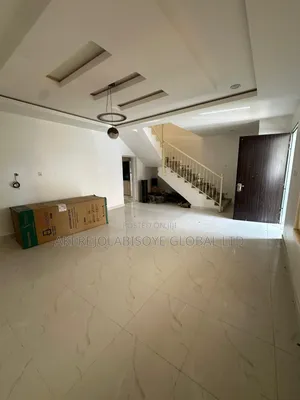 3bdrm Duplex in In An Estate for rent