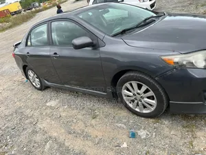 Toyota Corolla S 4dr Sedan (1.8L 4cyl 4A) 2010 Gray