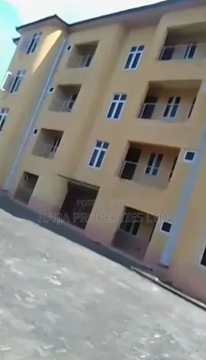 3bdrm Block of Flats in Victoria Island for sale