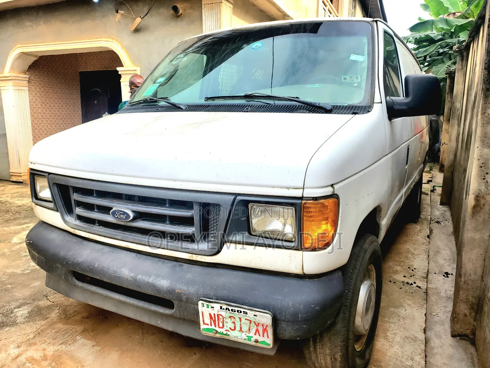Ford E250 2004 White