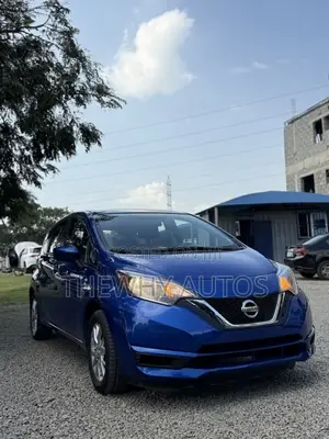 Nissan Versa 1.6 SV 2017 Blue