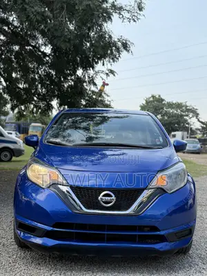 Nissan Versa 1.6 SV 2017 Blue