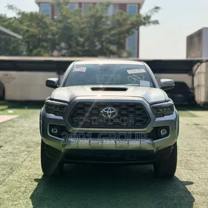 Toyota Tacoma 2023 Silver