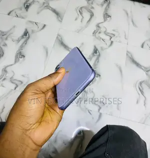 Apple iPhone 11 64 GB Blue