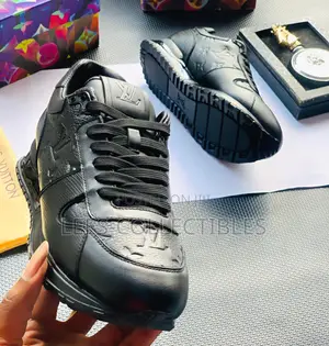 Leather Quality Louis Vuitton Crested Sneakers