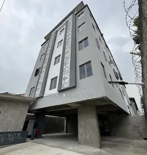3bdrm Apartment in Yaba Lagos for sale