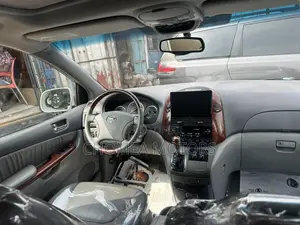 Toyota Sienna 2006 White