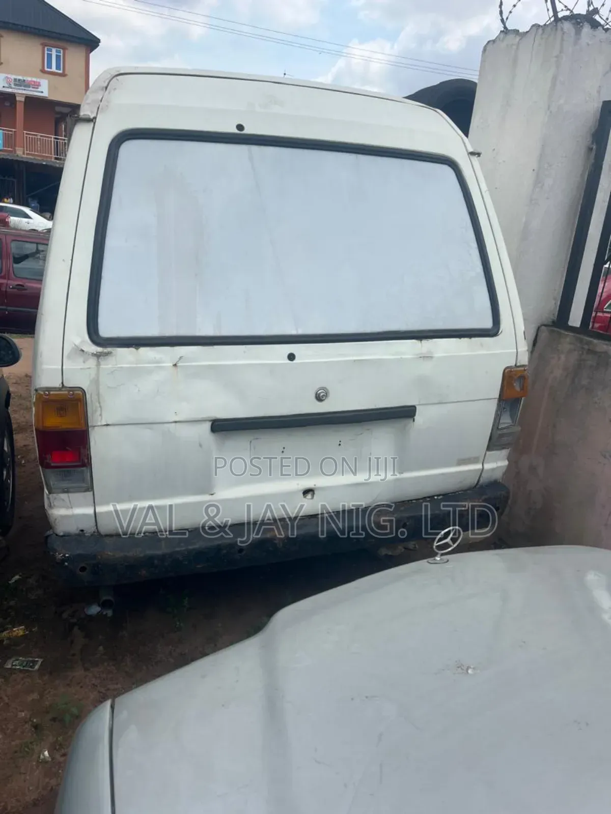 Nissan Vanette 1994 White