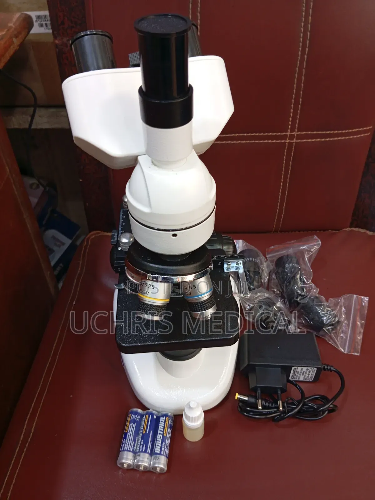 Trynocular Microscope