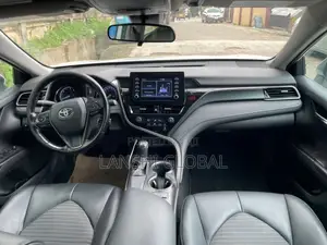 Toyota Camry SE 2022 White