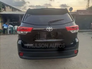 Toyota Highlander LE 4dr SUV (3.5L 6cyl 6A) 2015 Black