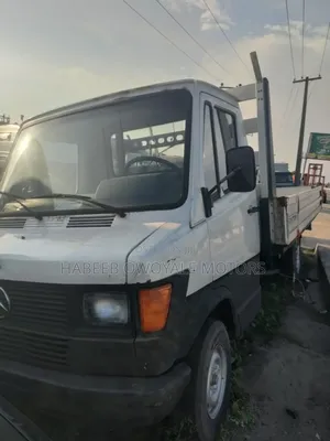 Mercedes-Benz Pick Up Truck